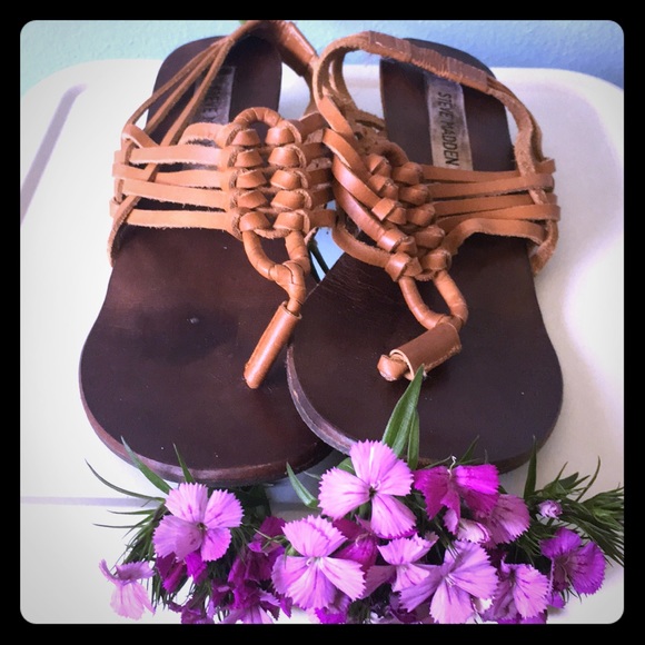 Steve Madden Shoes - Steve Madden leather strappy sandals size 6.5